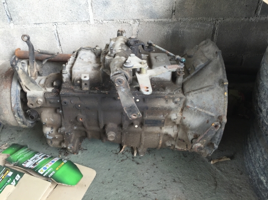 ขาย..เกียร์10ล้อ ยกลงจาก ISUZU ร็อค 195 แรง..10ล้อเพลาเดียวหลังถนน