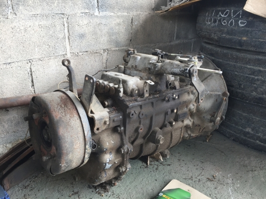 ขาย..เกียร์10ล้อ ยกลงจาก ISUZU ร็อค 195 แรง..10ล้อเพลาเดียวหลังถนน