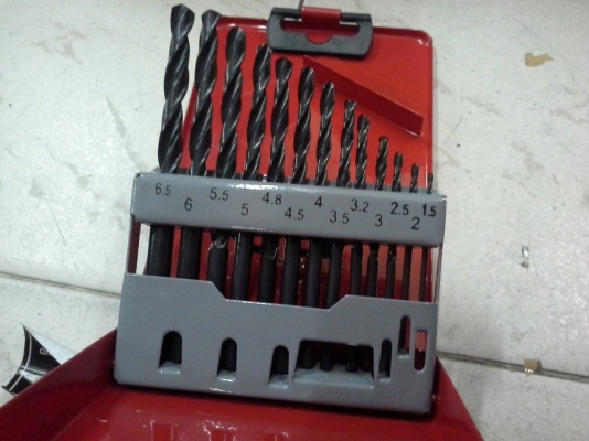 ขายดอกสว่านเจาะเหล็กชุด13ดอกงานเก่าเก็บพร้อมกล่องเบอร์มิลและหุน