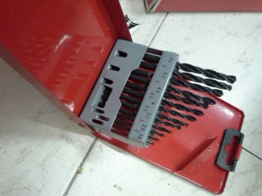 ขายดอกสว่านเจาะเหล็กชุด13ดอกงานเก่าเก็บพร้อมกล่องเบอร์มิลและหุน