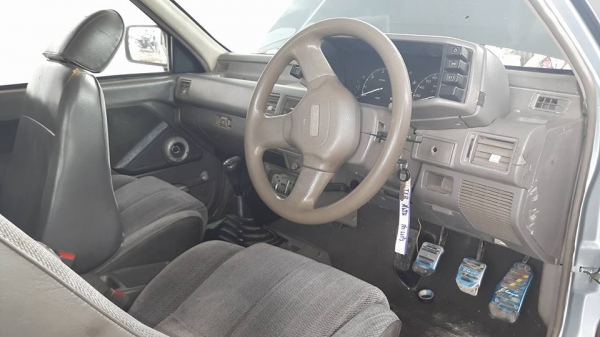 ขาย อีซูซุ มังกร ปี 1997 ไฟฟ้า พาวเวอร์แท้ เครื่องเกียร์ดี แอร์เย็น เอกสารครบ พร้อม ภาษีเต็ม สีเต็ม ราคา 136000.- สนใจ 0805669540 - 0866668500