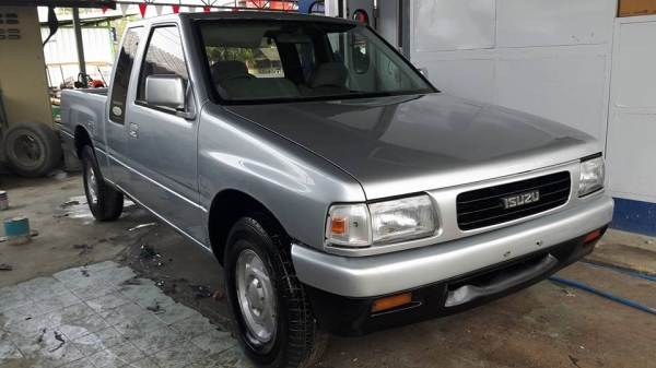 ขาย อีซูซุ มังกร ปี 1997 ไฟฟ้า พาวเวอร์แท้ เครื่องเกียร์ดี แอร์เย็น เอกสารครบ พร้อม ภาษีเต็ม สีเต็ม ราคา 136000.- สนใจ 0805669540 - 0866668500