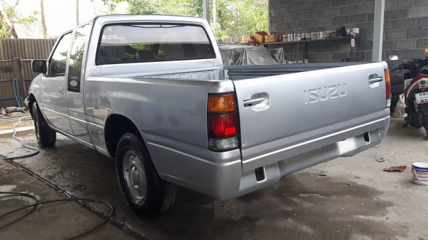 ขาย อีซูซุ มังกร ปี 1997 ไฟฟ้า พาวเวอร์แท้ เครื่องเกียร์ดี แอร์เย็น เอกสารครบ พร้อม ภาษีเต็ม สีเต็ม ราคา 136000.- สนใจ 0805669540 - 0866668500