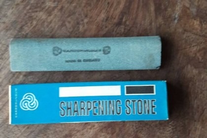 ขายหินลับมีดตราคนป่า Made in England.รุ่นยาวเรียวเล็ก ขายหินลับมีดตราคนป่า Made in England.รุ่นยาวเรียวเล็ก