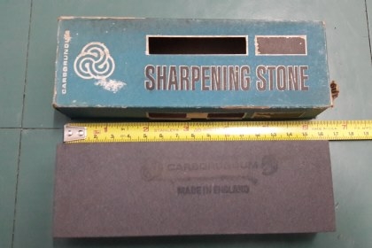 ขายหินลับมีดตราคนป่าอังกฤษแท้เก่าเก็บ Made in England.