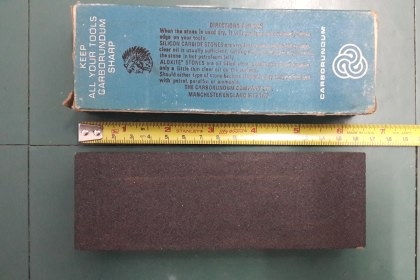 ขายหินลับมีดตราคนป่าอังกฤษแท้เก่าเก็บ Made in England. ขายหินลับมีดตราคนป่าอังกฤษแท้เก่าเก็บ Made in England.