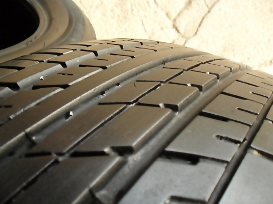 ยางขอบ17 บริดสโตน 205-55-R17ลงพื้นปี14 (4เส้น3,200)