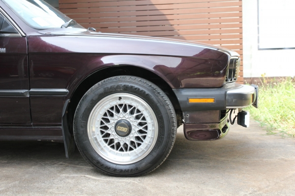 ขายBMW 316I 4door เกียร์ธรรมดา พวงมาลัยเพาเวอร์