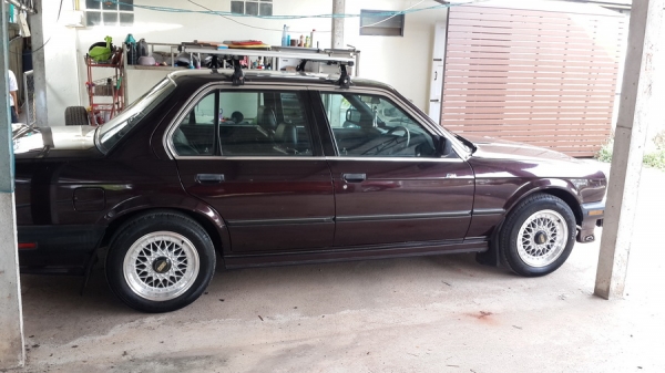 ขายBMW 316I 4door เกียร์ธรรมดา พวงมาลัยเพาเวอร์