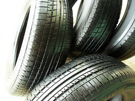 ยางขอบ15 บริดสโตน175-65-R15แตะพื้นปี14 (4เส้น 2,200บ) ยางขอบ15 บริดสโตน175-65-R15แตะพื้นปี14 (4เส้น 2,200บ)