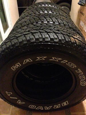 ยาง All Maxxis 265 70 16 ปี15 ดอกเต็ม ไม่มีปะ เนื้อนิ่มๆ ใช้อีก2-3ปีสบายๆ ราคาไม่แพง