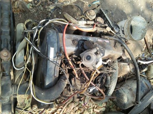 ขายเครื่อง L200 2500  พร้อมเกียร์ 22000 บาท 089-5498253 081-6278866