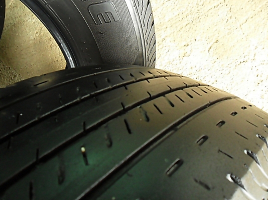 ยางกระบะ15  บริดสโตน205-70-R15ลงพื้นปลายปี13 (4เส้น1,900)