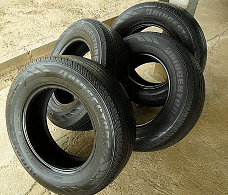 ยางกระบะ15  บริดสโตน205-70-R15ลงพื้นปลายปี13 (4เส้น1,900)