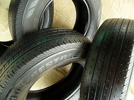 ยางกระบะ15  บริดสโตน205-70-R15ลงพื้นปลายปี13 (4เส้น1,900)