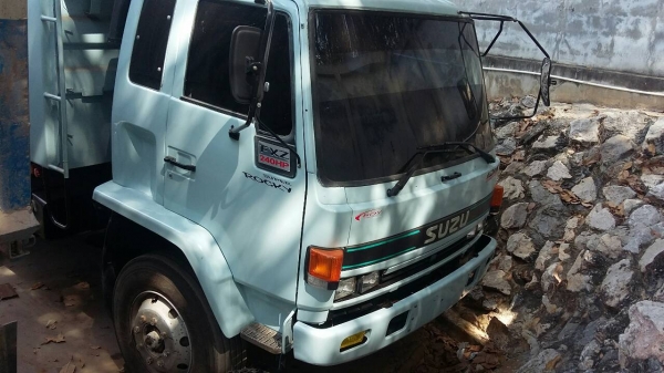 รถอีซูซุ 10 ล้อดั้ม FXZ  240 แรงม้า. ปี 39. ( ขาย แม่ , ลูก. )    สนใจติดต่อ  081 - 6079515