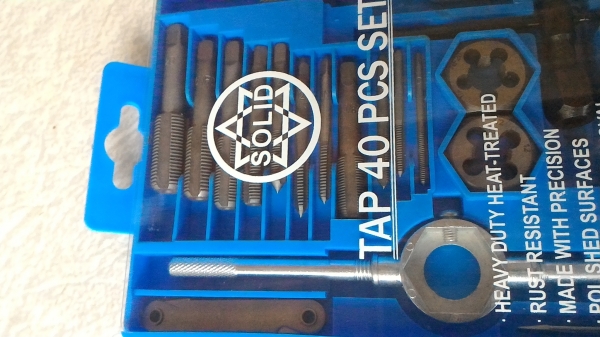 ชุดเครื่องมือต๊าปทำเกลียว ยี่ห้อ SOLID พร้อมอุปกรณ์ต่างๆครบเช็ตแบบ 40 ชิ้น