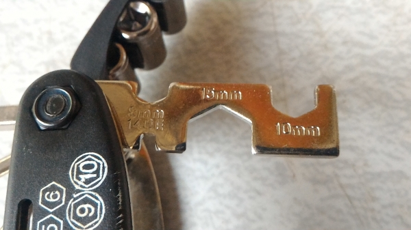 ชุดเครื่องมือพกพาเอนกประสงค์ 14 อย่าง ขนาดเล็ก ติดตัวไว้ซ่อมอะไรต่างๆ เช่น จักรยาน มอเตอร์ไซค์ รถยนต์และอื่นๆ