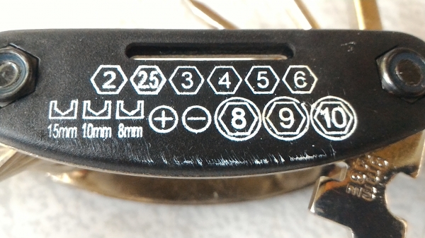 ชุดเครื่องมือพกพาเอนกประสงค์ 14 อย่าง ขนาดเล็ก ติดตัวไว้ซ่อมอะไรต่างๆ เช่น จักรยาน มอเตอร์ไซค์ รถยนต์และอื่นๆ