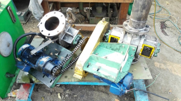 Sell>> ROTARY VALVE แอร์ล็อคสแตนเลส มอเตอร์ Sumitomo Cyclo Drive 1 HP. ทด 1:35 เพลาออก 42 RPM. สภาพสวย Sell>> ROTARY VALVE แอร์ล็อคสแตนเลส มอเตอร์ Sumitomo Cyclo Drive 1 HP. ทด 1:35 เพลาออก 42 RPM. สภาพสวย