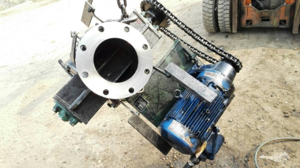 Sell>> ROTARY VALVE แอร์ล็อคสแตนเลส มอเตอร์ Sumitomo Cyclo Drive 1 HP. ทด 1:35 เพลาออก 42 RPM. สภาพสวย Sell>> ROTARY VALVE แอร์ล็อคสแตนเลส มอเตอร์ Sumitomo Cyclo Drive 1 HP. ทด 1:35 เพลาออก 42 RPM. สภาพสวย