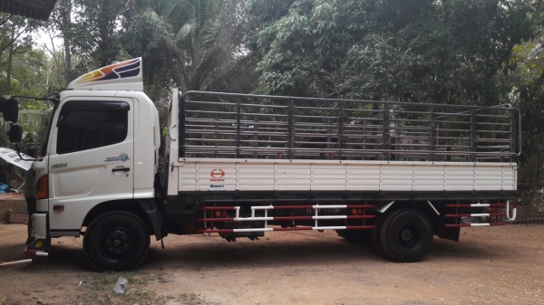 ขายเมก้า  FC9JJ  150 แรง ยาว 5.60 ม. ปี54 เอกสารพร้อมโอน