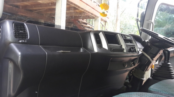 ขายเมก้า  FC9JJ  150 แรง ยาว 5.60 ม. ปี54 เอกสารพร้อมโอน