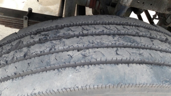 10 ล้อพ่วงดัมพ์ ยี่ห้อ SINO TRUCK รุ่น SWZ10 เครื่อง 6 สูบ 345 แรงม้า