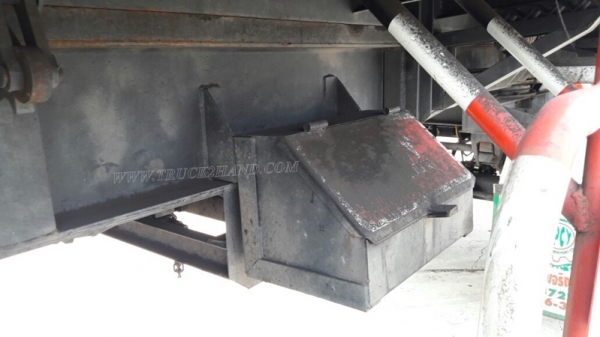 10 ล้อพ่วงดัมพ์ ยี่ห้อ SINO TRUCK รุ่น SWZ10 เครื่อง 6 สูบ 345 แรงม้า