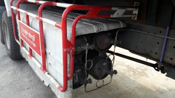 10 ล้อพ่วงดัมพ์ ยี่ห้อ SINO TRUCK รุ่น SWZ10 เครื่อง 6 สูบ 345 แรงม้า