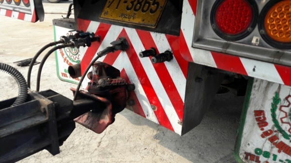 10 ล้อพ่วงดัมพ์ ยี่ห้อ SINO TRUCK รุ่น SWZ10 เครื่อง 6 สูบ 345 แรงม้า