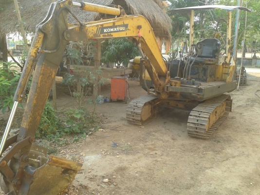 KOMATSU  รถแบคโฮ 20 ขาย 180,000 บาท