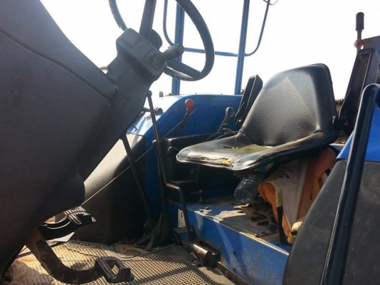 ขายรถไถ2เพลา NEW HOLLAND TS90 อุปกรณ์ ดันหน้า ผานหลัง สภาพสวยพร้อมใช้งาน เอกสารพร้อมโอน สนใจโทร 090-8588220คุณนะ 093-3258446คุณบิว หรือเข้าดูสินค้าอื่นๆได้ที่ www.truck.in.th/498 หรือเพจFacebook ณรงค์ ซื้อขายรถมือสอง (เว็บไซต์ส่วนตัว) หรือFacebook คุณนะ ร