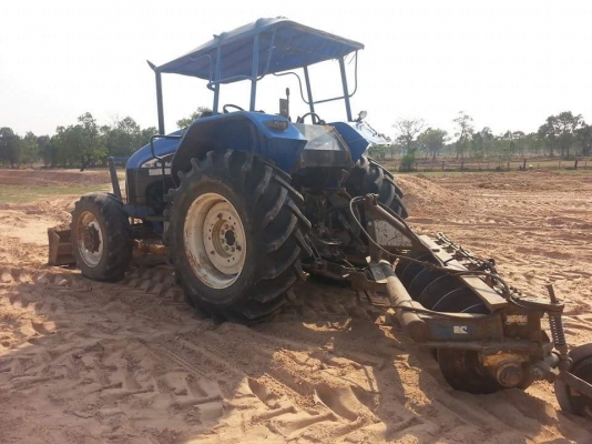 ขายรถไถ2เพลา NEW HOLLAND TS90 อุปกรณ์ ดันหน้า ผานหลัง สภาพสวยพร้อมใช้งาน เอกสารพร้อมโอน สนใจโทร 090-8588220คุณนะ 093-3258446คุณบิว หรือเข้าดูสินค้าอื่นๆได้ที่ www.truck.in.th/498 หรือเพจFacebook ณรงค์ ซื้อขายรถมือสอง (เว็บไซต์ส่วนตัว) หรือFacebook คุณนะ ร