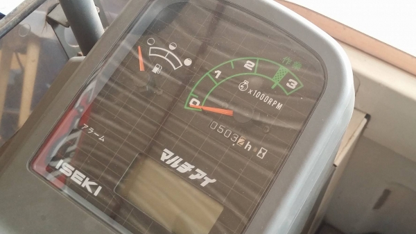 รถเกี่ยวข้าวพร้อมนวดข้าวในตัว แบบนั่งขับ เก่าญี่ปุ่น ISEKI รุ่น FRONTIER 25 เกี่ยวข้าว 3 แถวเบาะนั่งสามารถปรับระดับได้อัตโนมัติ มีท่อส่งข้าว มีชุดสับฟาง สภาพสวย รถเกี่ยวข้าวพร้อมนวดข้าวในตัว แบบนั่งขับ เก่าญี่ปุ่น ISEKI รุ่น FRONTIER 25 เกี่ยวข้าว 3 แถวเบาะนั่งสามารถปรับระดับได้อัตโนมัติ มีท่อส่งข้าว มีชุดสับฟาง สภาพสวย