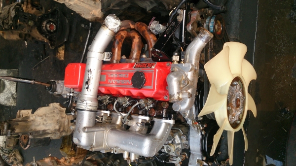 เครื่องนิสสัน BD25 ฝาแดงสวยๆเกีร์ยดี ท่อเฮดเดอร์