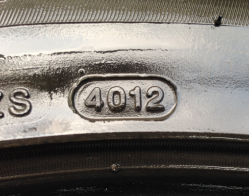 ยาง Winrun 265 50 20 ปลายปี12 ดอกเต็ม เนื้อนิ่มๆ ราคาไม่แพง