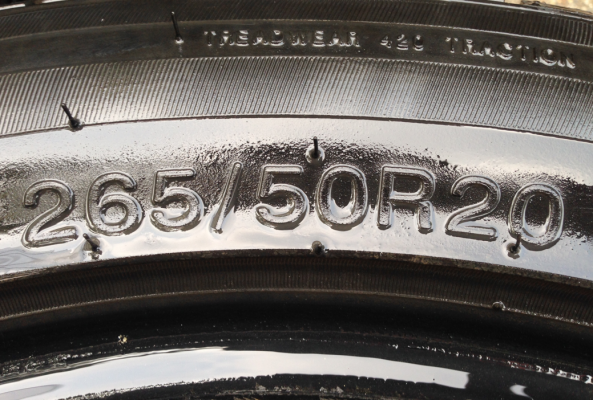 ยาง Winrun 265 50 20 ปลายปี12 ดอกเต็ม เนื้อนิ่มๆ ราคาไม่แพง