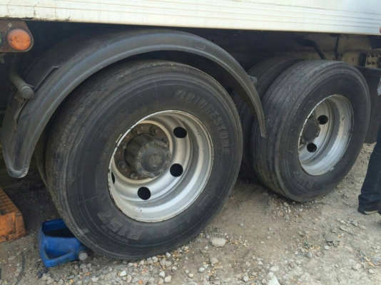 ขาย 10 ล้อ ฮีโน่ เมก้า ตู้เย็น 212 แรง ปี 49 ยาว 7.2 ม. จัดแนนท์ได้ครับ สนใจติดต่อได้ที่ 081-9420141 ,  081-5715326