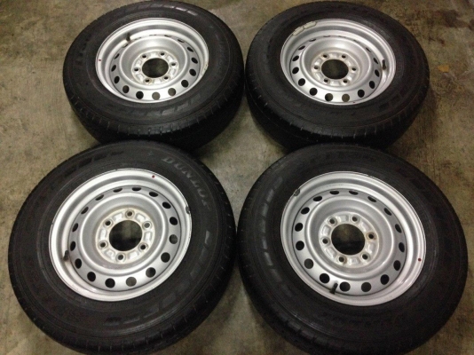 ขาย ยาง 215-70-15 Dunlop ลงพื้นปี13