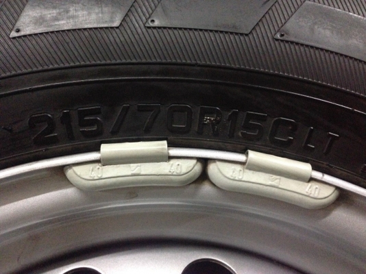 ขาย ยาง 215-70-15 Dunlop ลงพื้นปี13