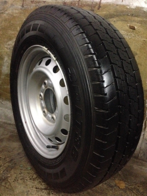 ขาย ยาง 215-70-15 Dunlop ลงพื้นปี13