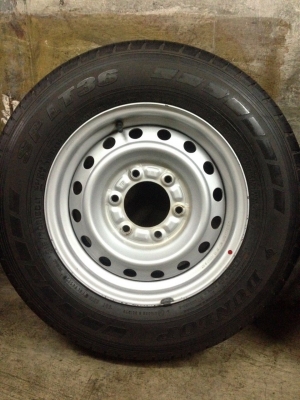 ขาย ยาง 215-70-15 Dunlop ลงพื้นปี13