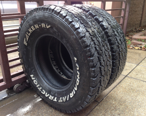 ยาง All Falken 31 10.5 R15 ปลายปี11 จำนวน2เส้น ราคาไม่แพง