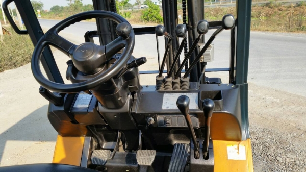 ขายด่วนรถยก TOYOTA 7FG1.5ยก1.5ตันเสาสูง3เมตรงาสไลย์ได้ซ่ายขวายางตัน4เส้นรถนอกยังไม่เคยใช้งานในเมืองไทยเลย=รุ่นใหม่ขายถูกๆๆ