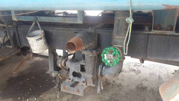 รถอีซุซุ 10 ล้อ บรรทุกน้ำ 185  แรงม้า.    สนใจติดต่อ  081 - 6079515