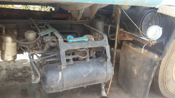 รถอีซุซุ 10 ล้อ บรรทุกน้ำ 185  แรงม้า.    สนใจติดต่อ  081 - 6079515