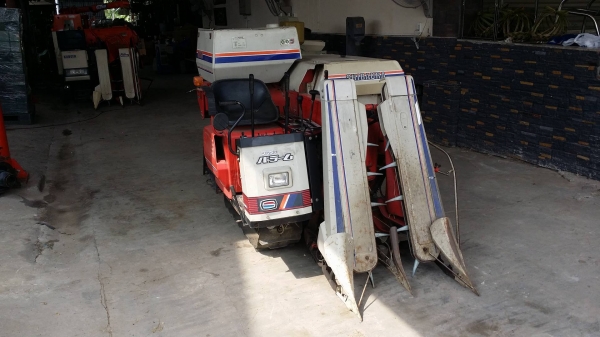 รถเกี่ยวข้าวพร้อมนวดข้าวในตัว แบบนั่งขับ เก่าญี่ปุ่น SHIBAURA  รุ่น CX11 เกี่ยวข้าว 2 แถว สภาพดี เครื่องยนต์ดีเซล