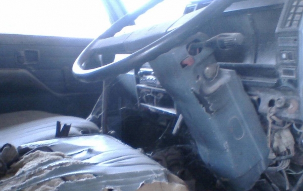 ISUZU TL 100 HP 4BC2 รถบรรทุกหกล้อ กระบะคอกเหล็กความยาว 4.30 เมตรพร้อมบรรทุกพร้อมใช้งานได้เลยครับ เครื่องยนต์แรงดี วางหัวเก๋ง NKR 110 ภายในห้องเก๋งคอนโซลครบพร้อม พวงมาลัยธรรมดา ช่วงล่างเดิมๆ ยาง 7.50 ขอบ 16 สภาพดีประมาณ 60\% เอกสารทะเบียนครบ ราคาต่อรองได้ค