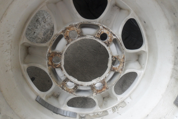 ล้อแม็ก15นิ้ว6รุ พร้อมยาง สวยๆ 4 ล้อ ราคา 6700 บาท